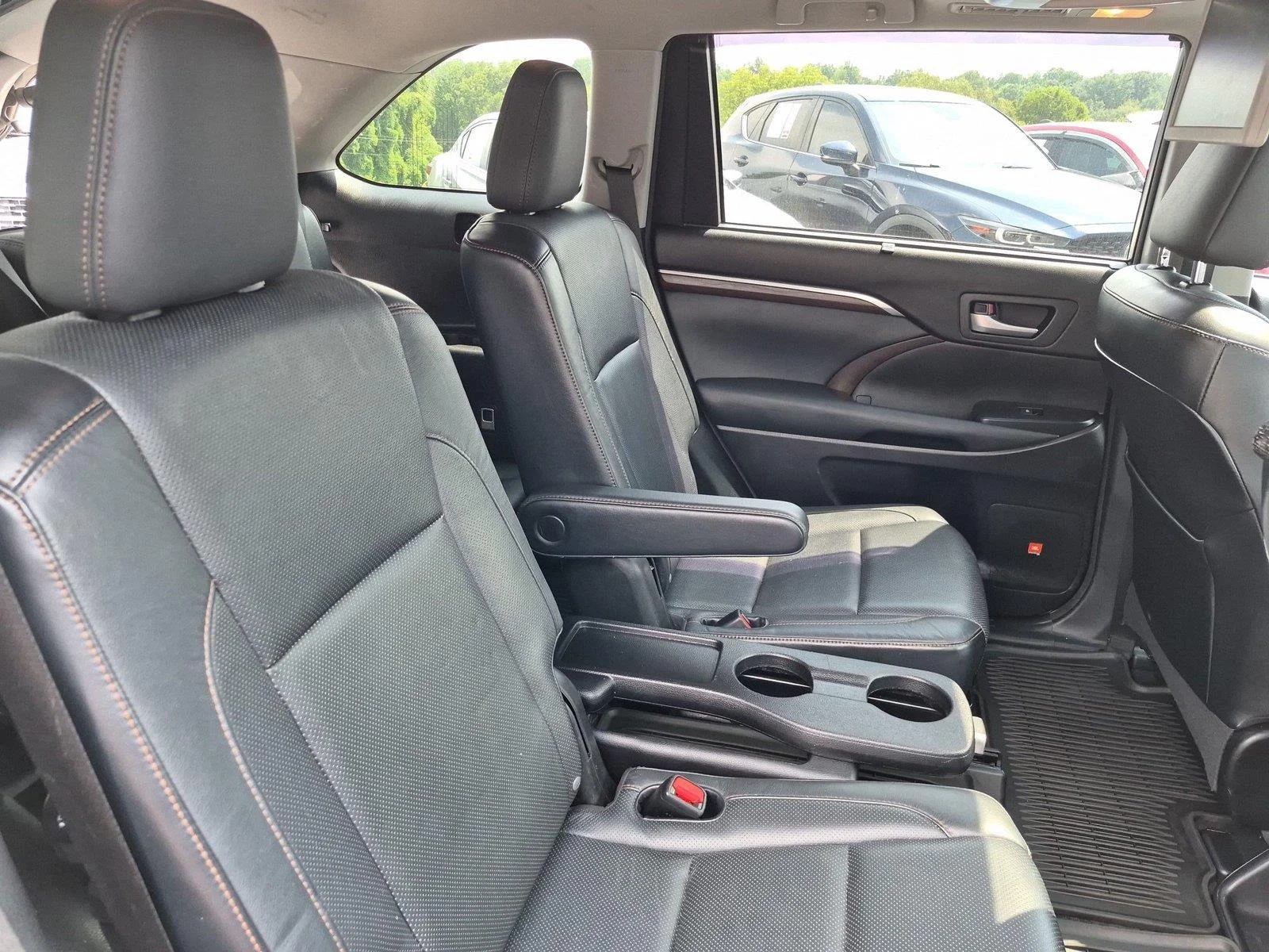 Used 2014 Silver Sky Metallic Toyota Limited image 38