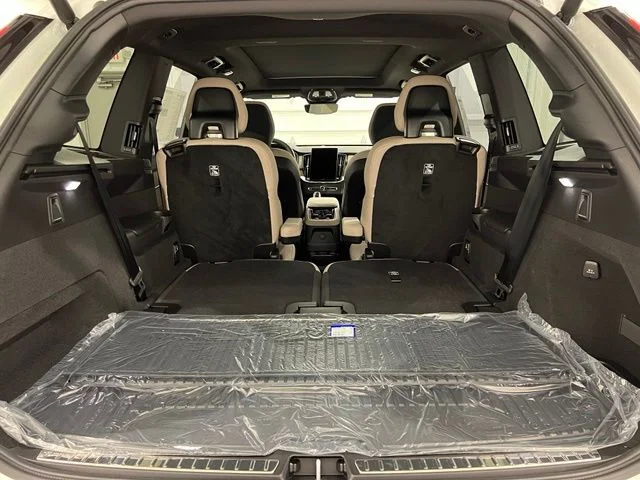 New 2026 Crystal White Volvo Plus image 21