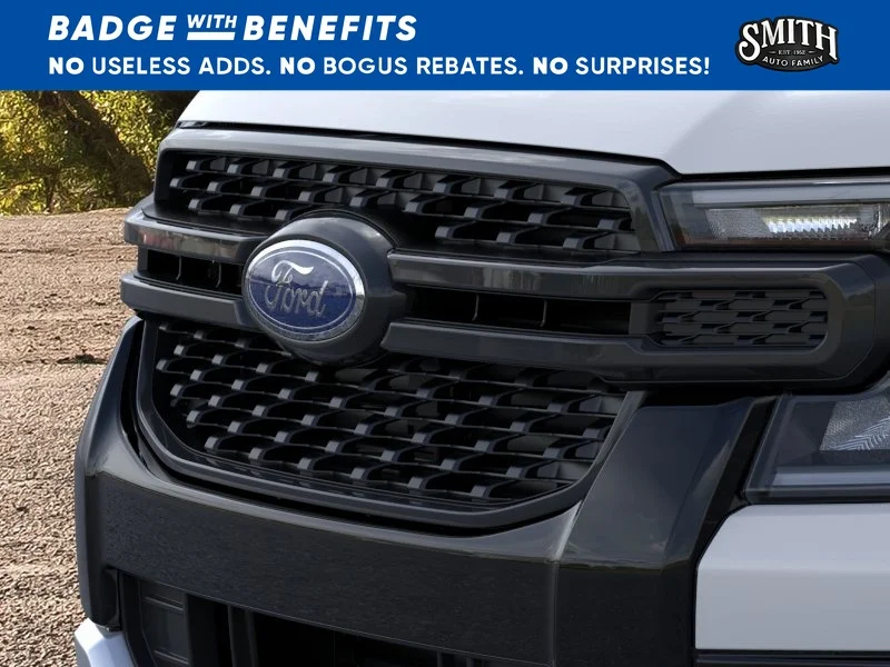 New 2025 Oxford White Ford XLT image 18