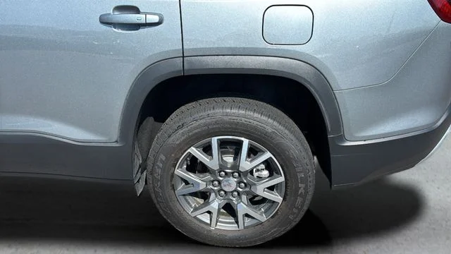 Used 2023 Silver GMC SLE image 33