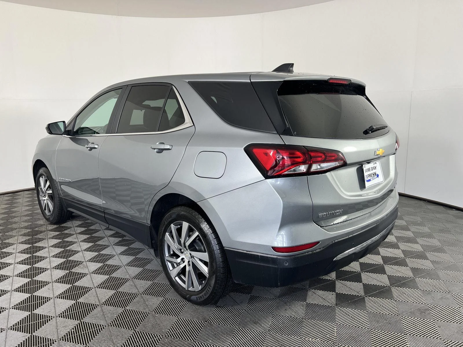 Used 2024 Sterling Gray Metallic Chevrolet LT image 29