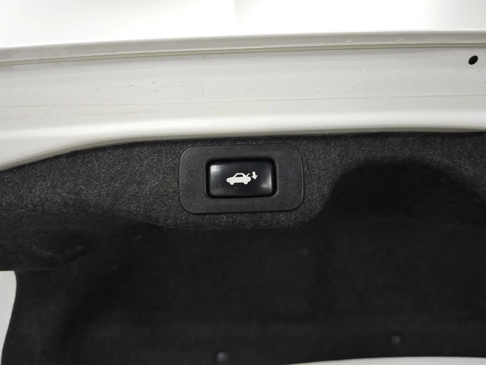 Used 2014 White Lexus  image 8