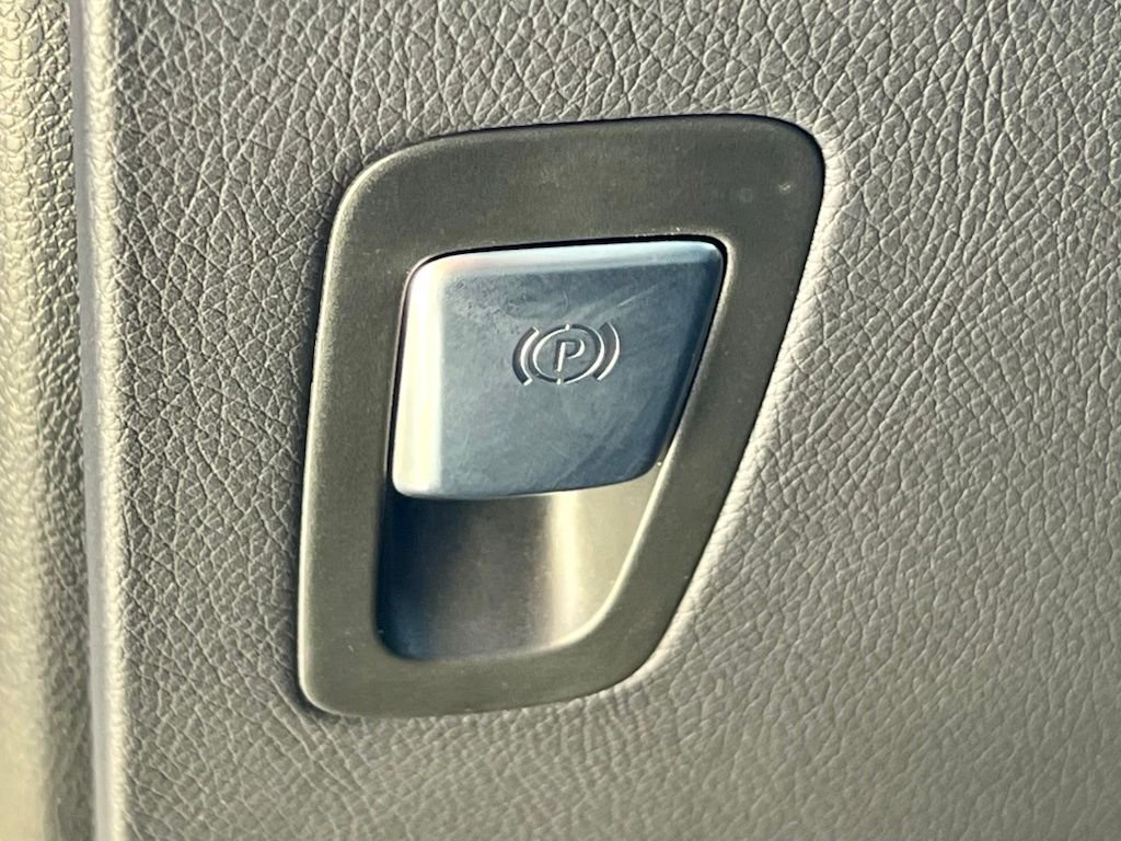 Certified Used 2022  Mercedes-Benz GLC 300 image 29