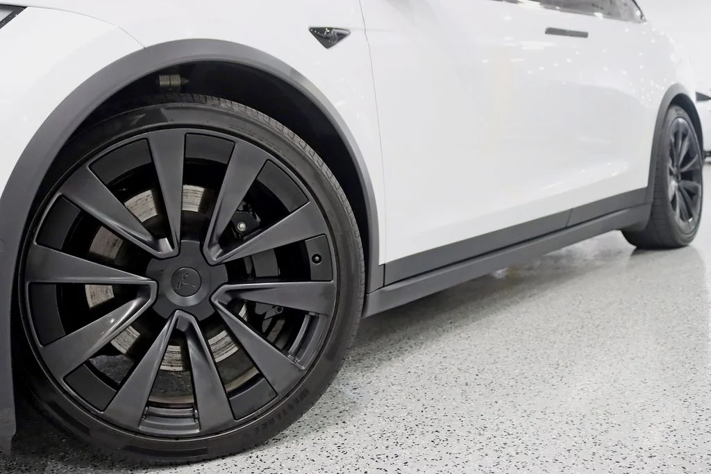 Used 2022  Tesla Plaid image 4