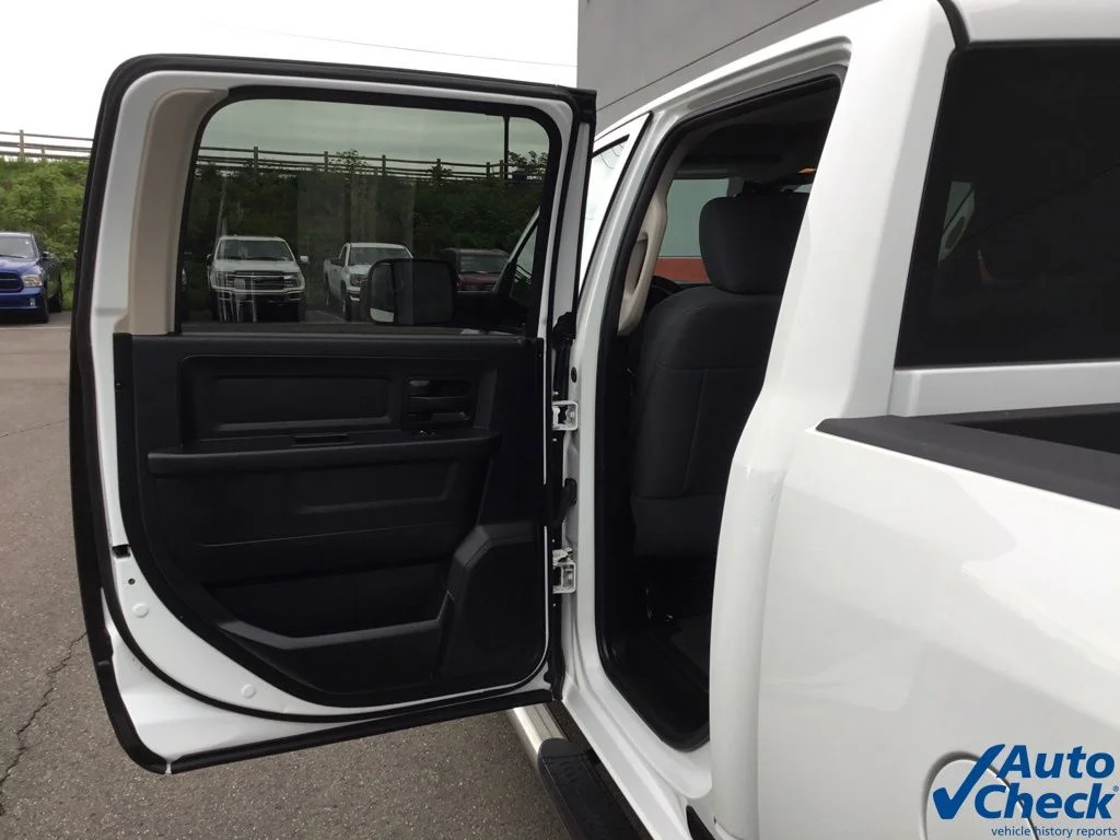 Used 2015 White Ram Tradesman image 32