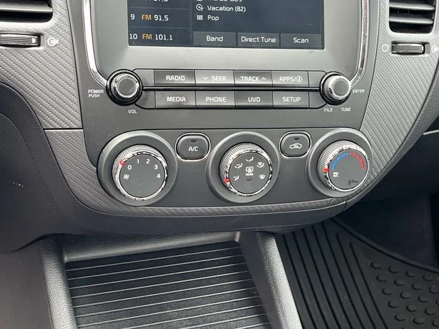 Used 2018 Blue Kia S image 28