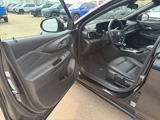 Used 2025 Ebony Twilight Metallic Buick Sport Touring image 9