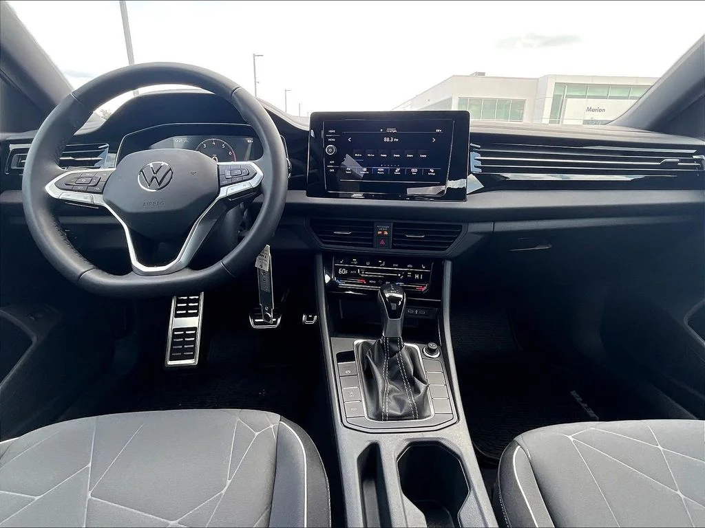 New 2026 White Volkswagen 1.5T Sport image 9