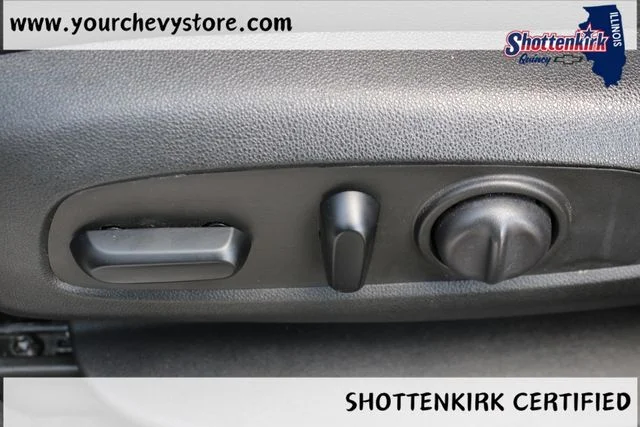 Used 2023 White GMC Denali image 12