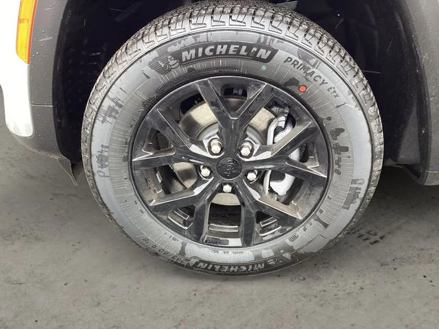 New 2026 Silver Jeep LAREDO ALTITUDE 4X4 image 15