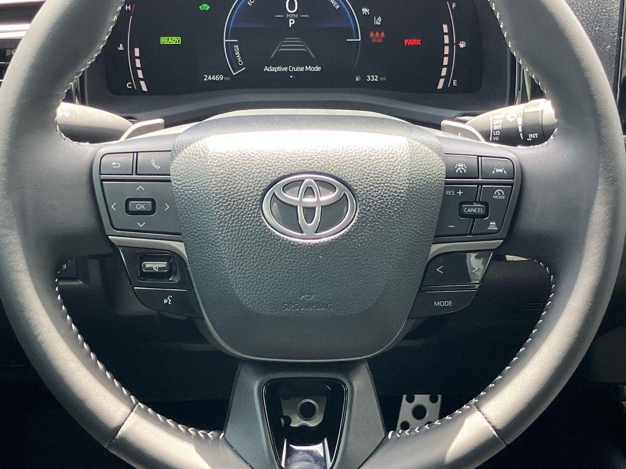 Used 2025 Black (Midnight Black Metallic) Toyota SE image 18