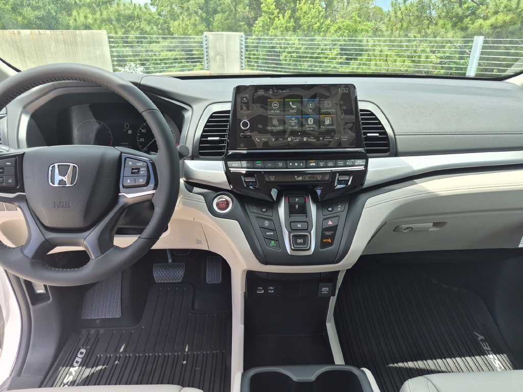 New 2027 Platinum White Pearl Honda EX-L image 10