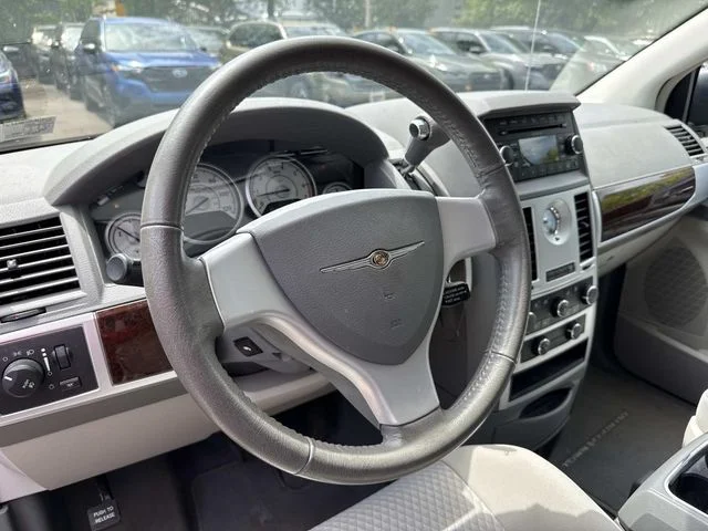 2010 Chrysler Town & Country