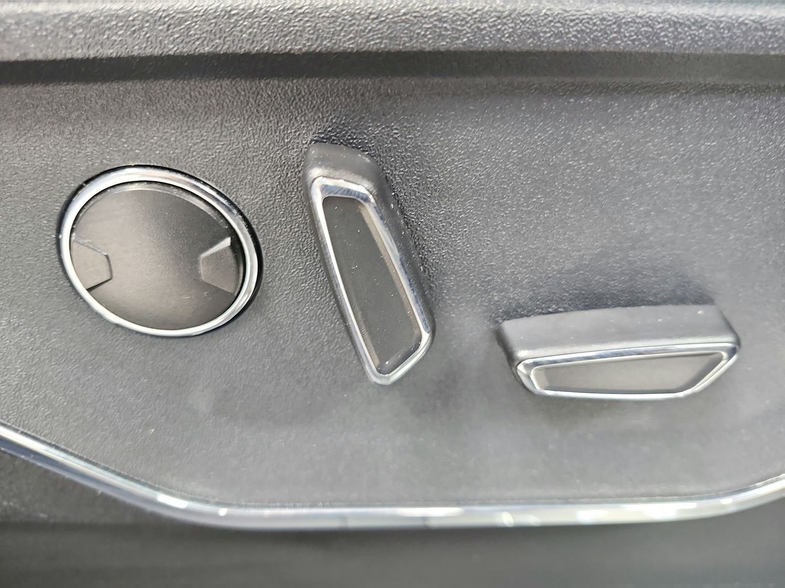 Used 2023 Azure / Gray Metallic Ford Platinum image 49