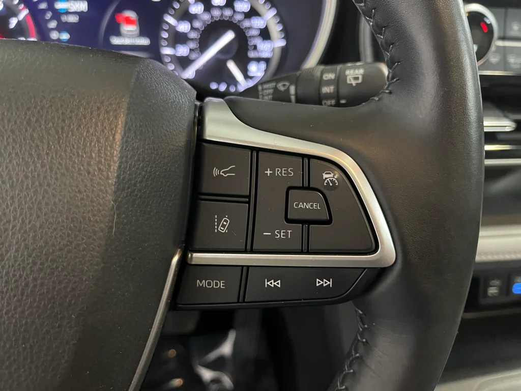 Used 2022 Beige Toyota XLE image 23