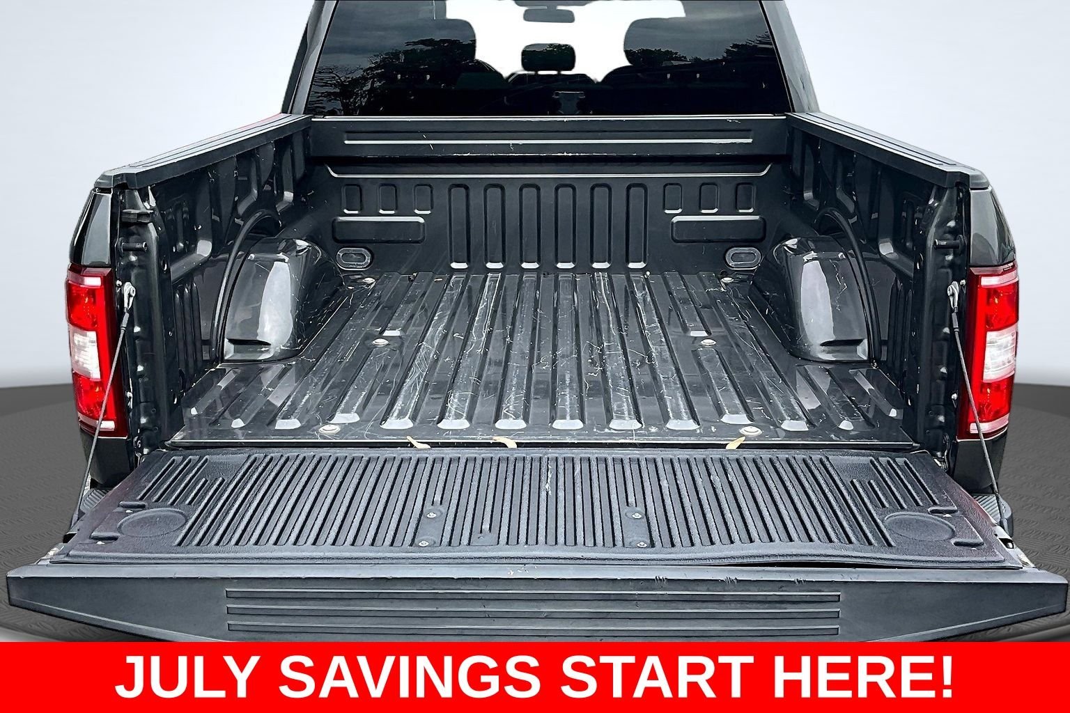 Used 2018 Gray Ford XLT image 8