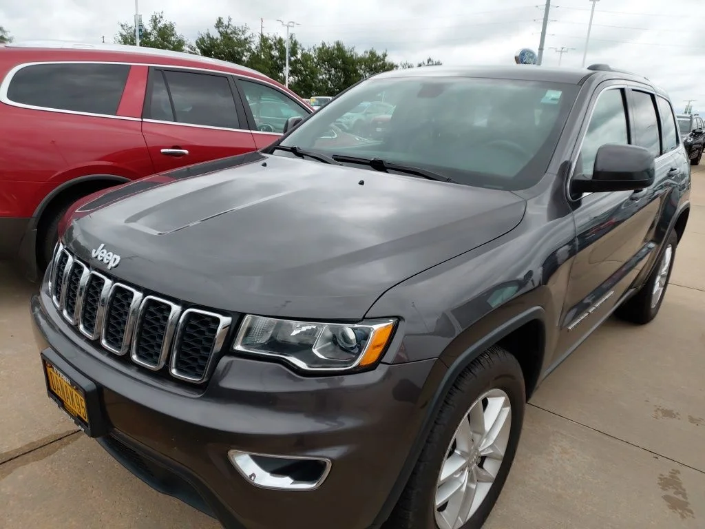 Used 2017 Gray Jeep Laredo image 2
