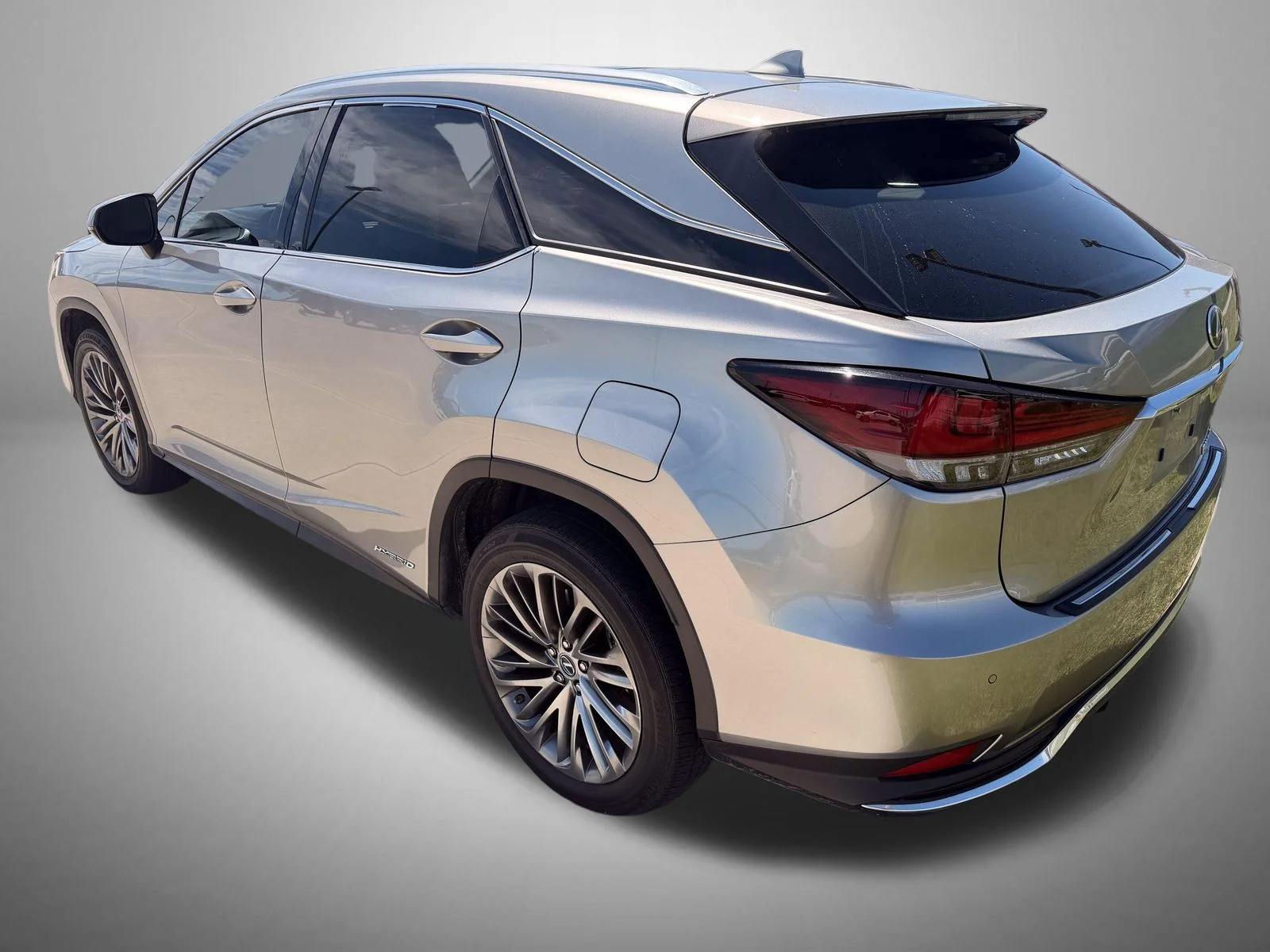 Used 2022 Silver Lexus 450h image 3