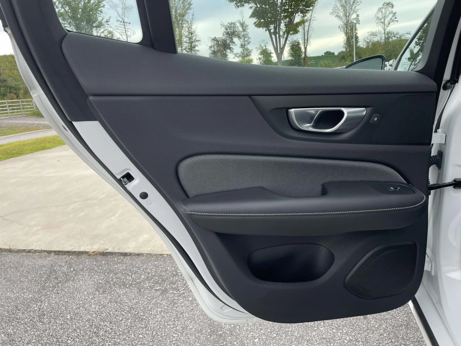 Used 2024 Crystal White Metallic Volvo Plus Black Edition image 2