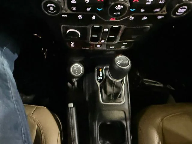 Used 2019 Bikini Pearlcoat Jeep Unlimited Rubicon image 23