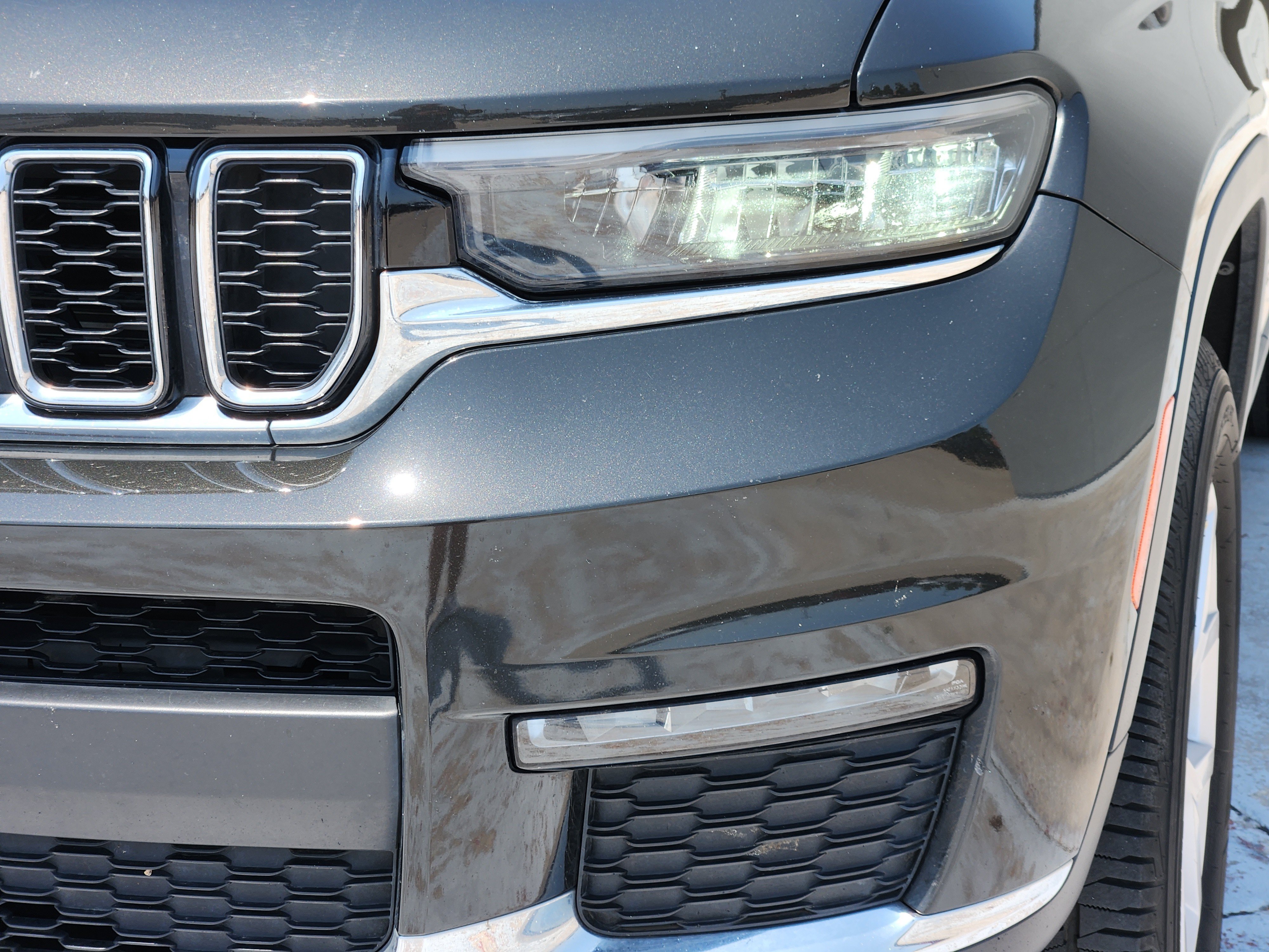 Used 2021 Rocky Mountain Pearlcoat Jeep Limited image 11