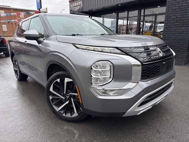 2022 Mitsubishi Outlander SE photo 3