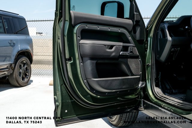 New 2026 Woolstone Green Metallic Land Rover S image 43