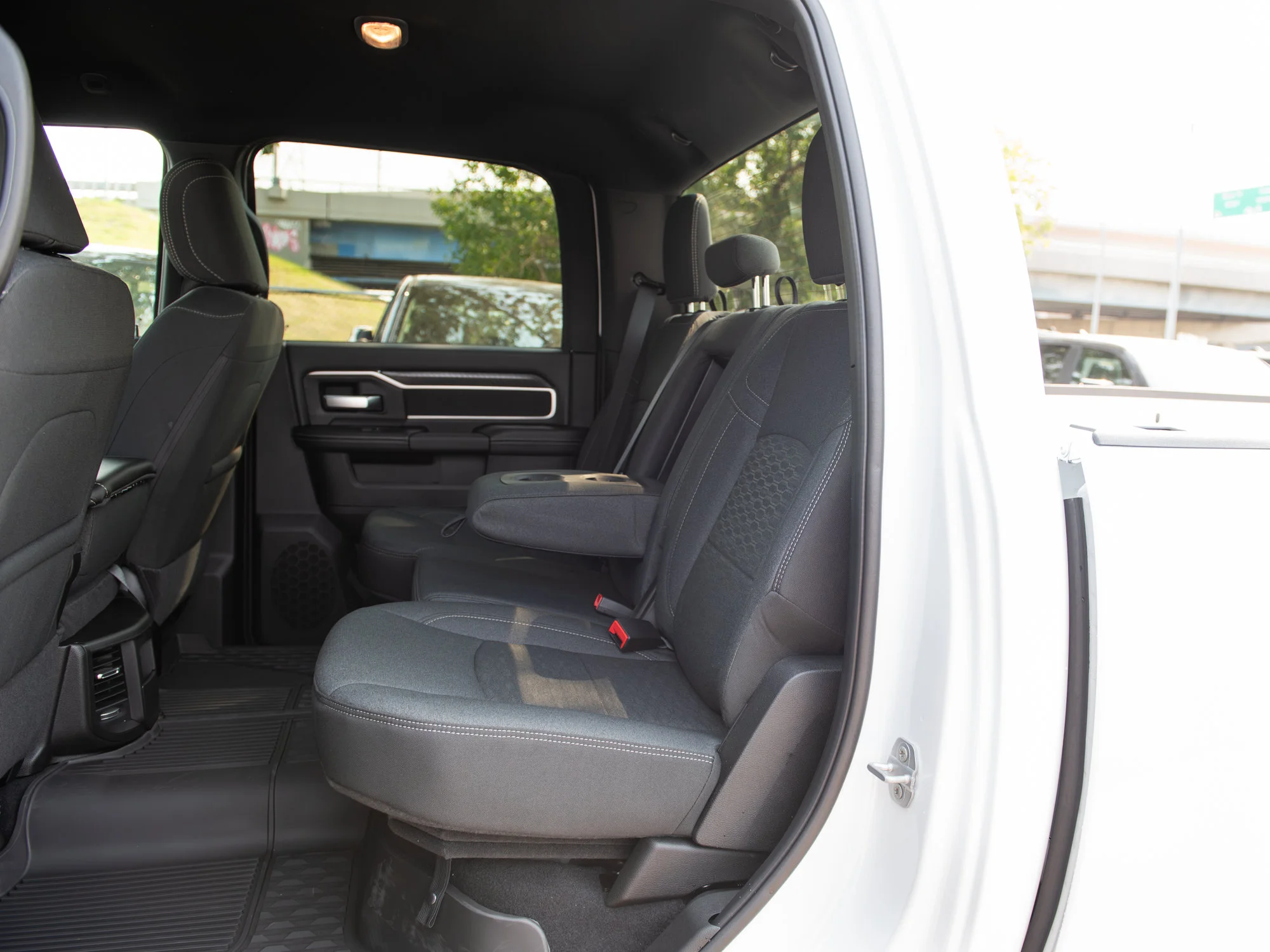 New 2027 White RAM Big Horn* Crew Cab 4x4, 8