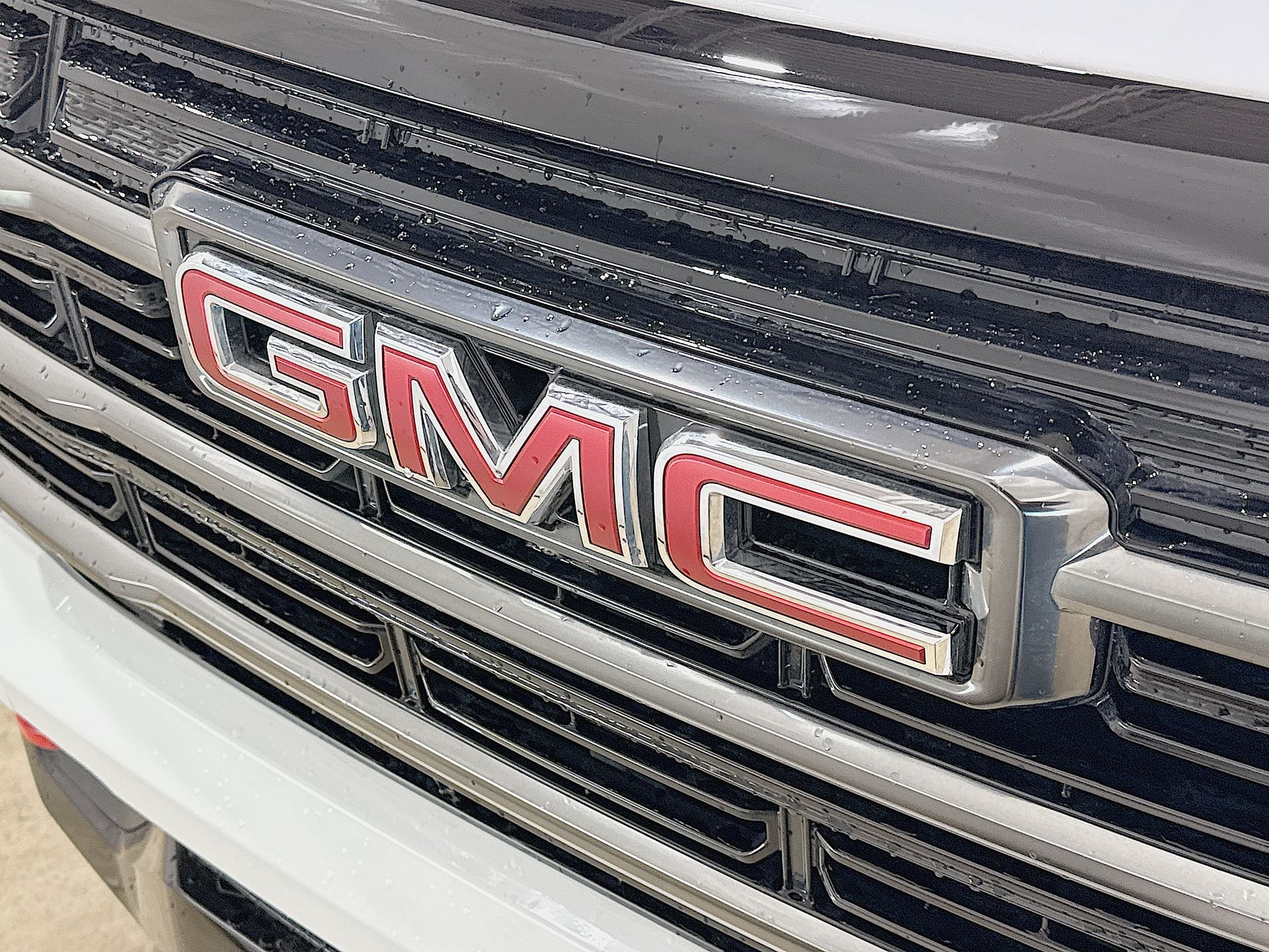 New 2026 Summit White GMC AT4 image 28