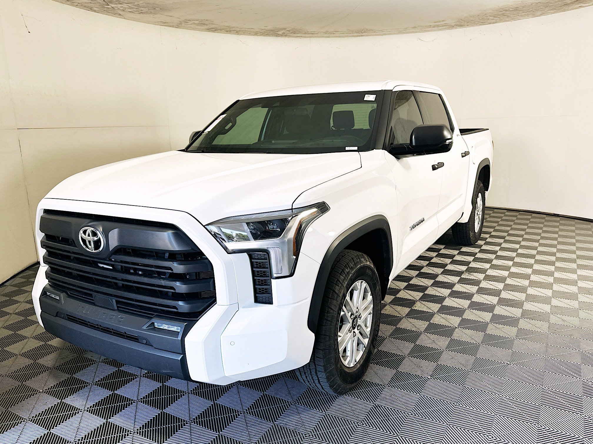 Used 2025 Ice Toyota SR5 image 7