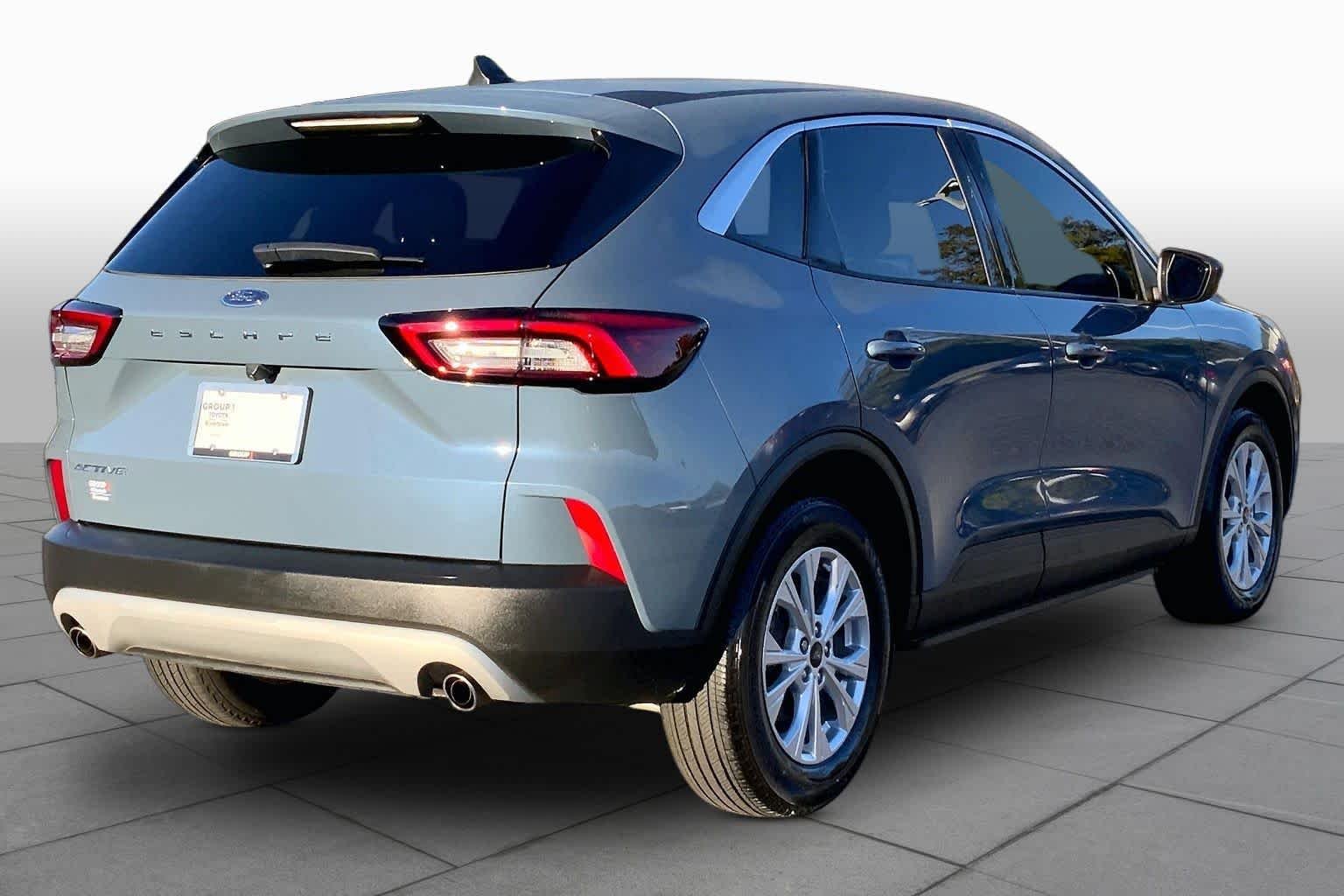 Used 2023 Vapor Blue Metallic Ford Active image 12