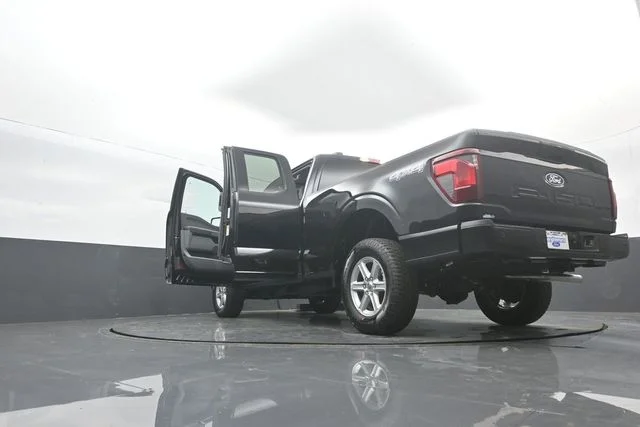 New 2026 Agate Black Metallic Ford XLT image 36