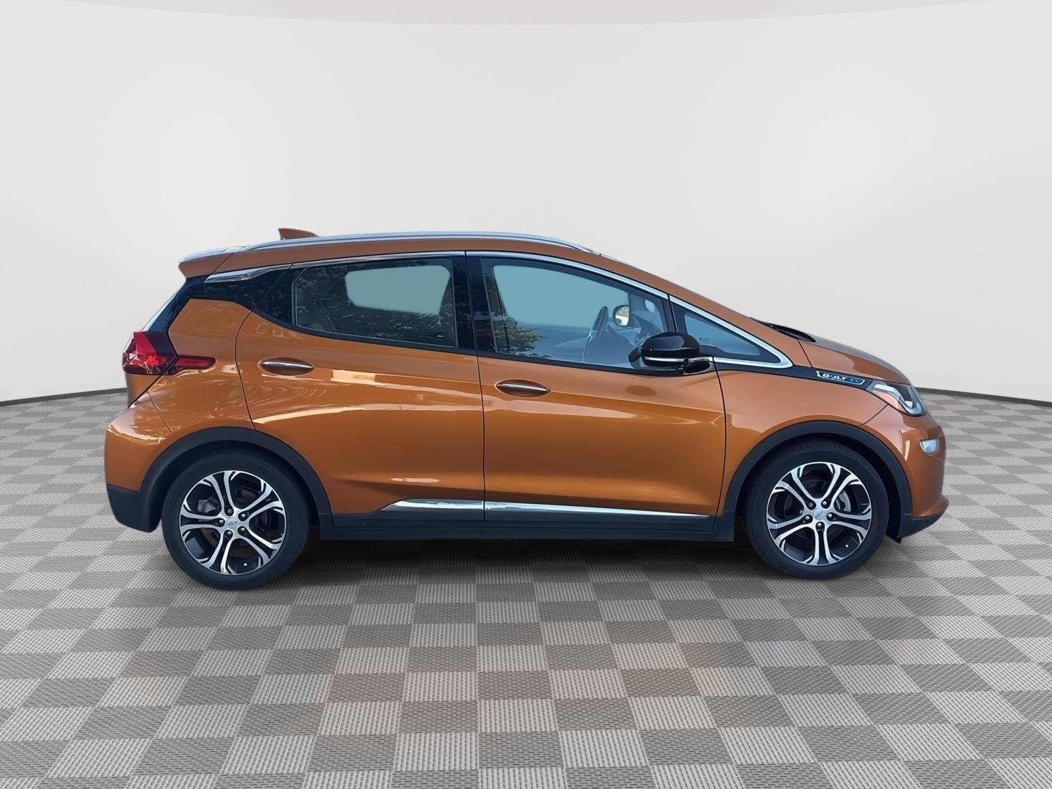 Used 2017 Orange Burst Metallic Chevrolet Premier image 13