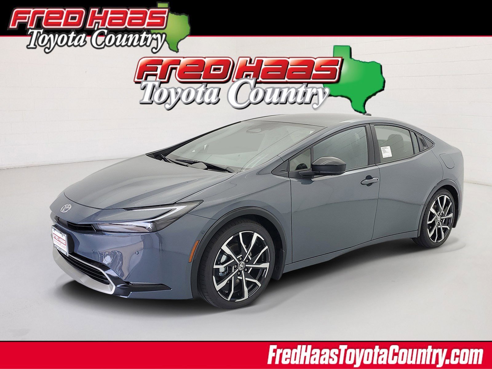 2026 Toyota Prius XSE Premium's photo