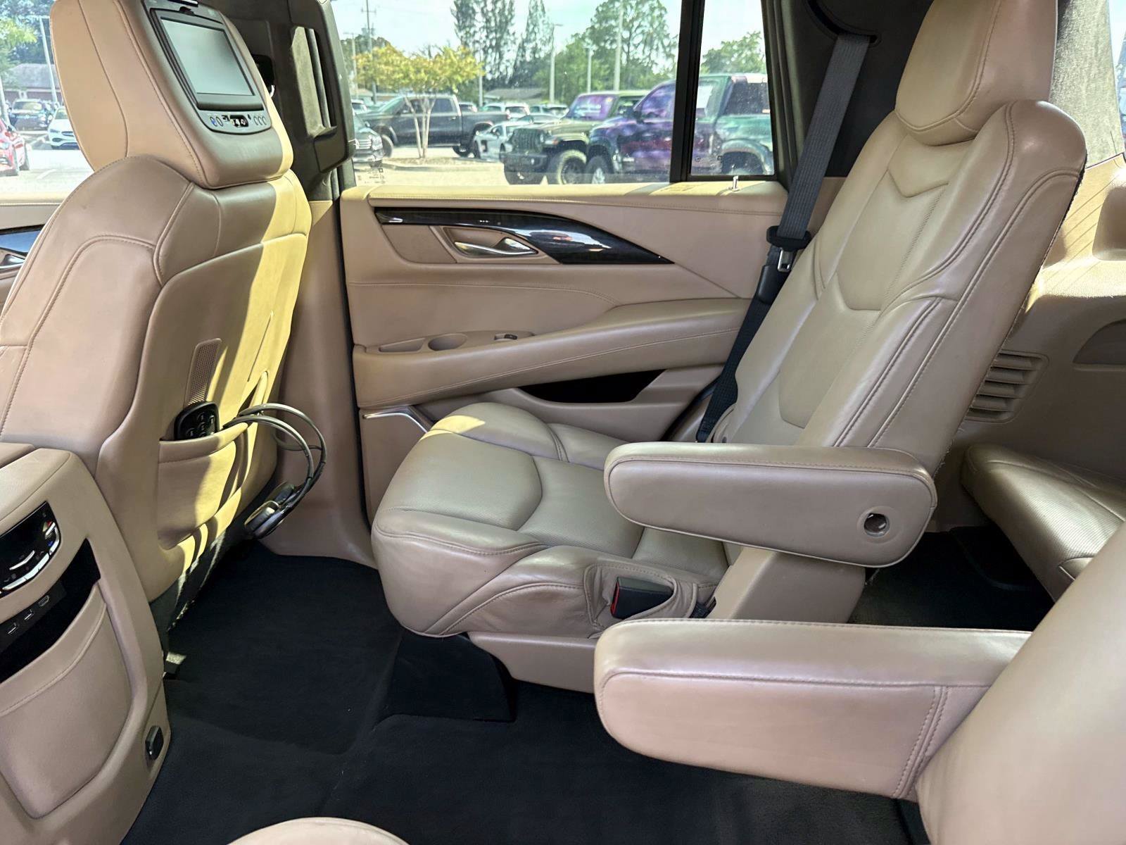 Used 2019 Red Passion Tintcoat CADILLAC Platinum Edition image 15