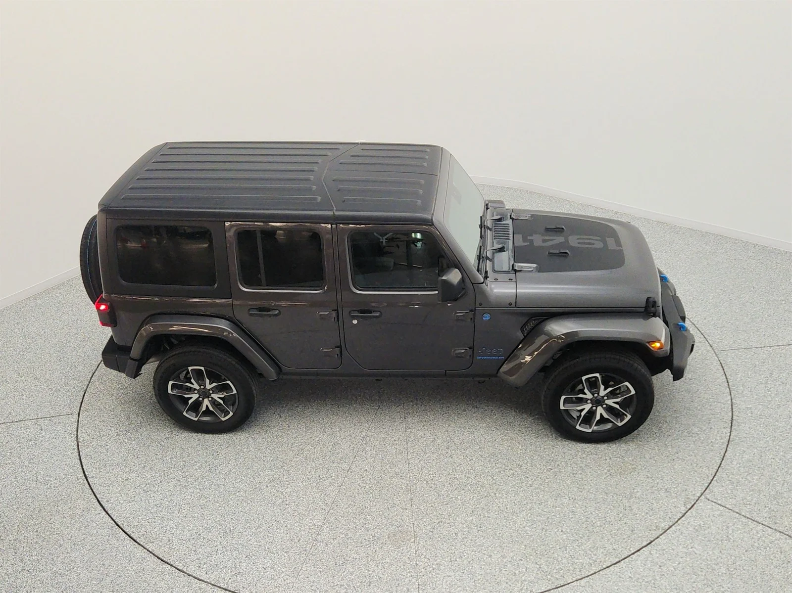Used 2024 Granite Crystal Metallic Clearcoat Jeep Sport S 4x4 image 25
