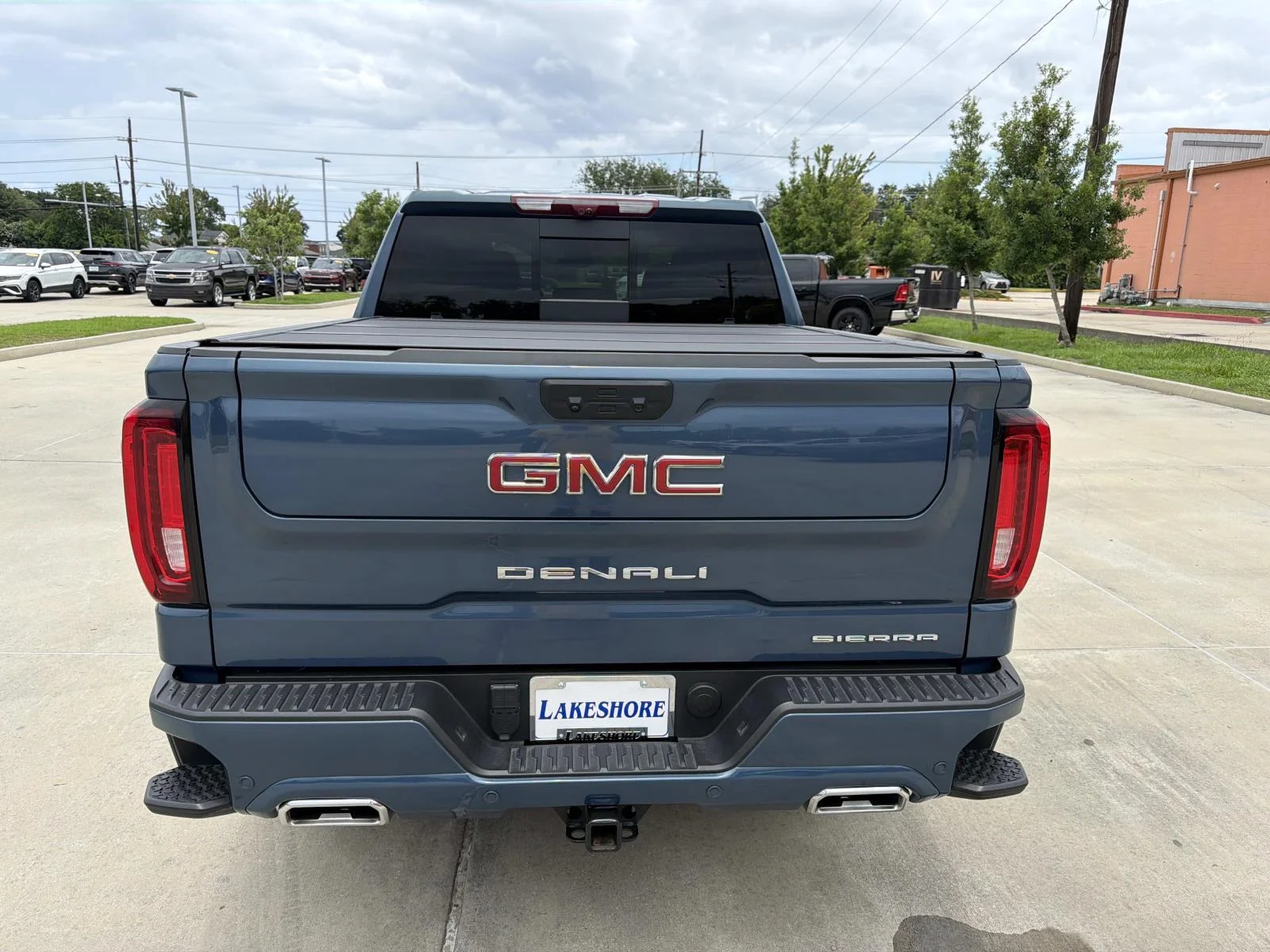 Used 2025 Blue GMC 2WD Crew Cab 147 Denali image 6