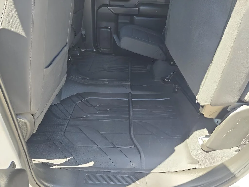 Used 2022 White Chevrolet Custom image 23