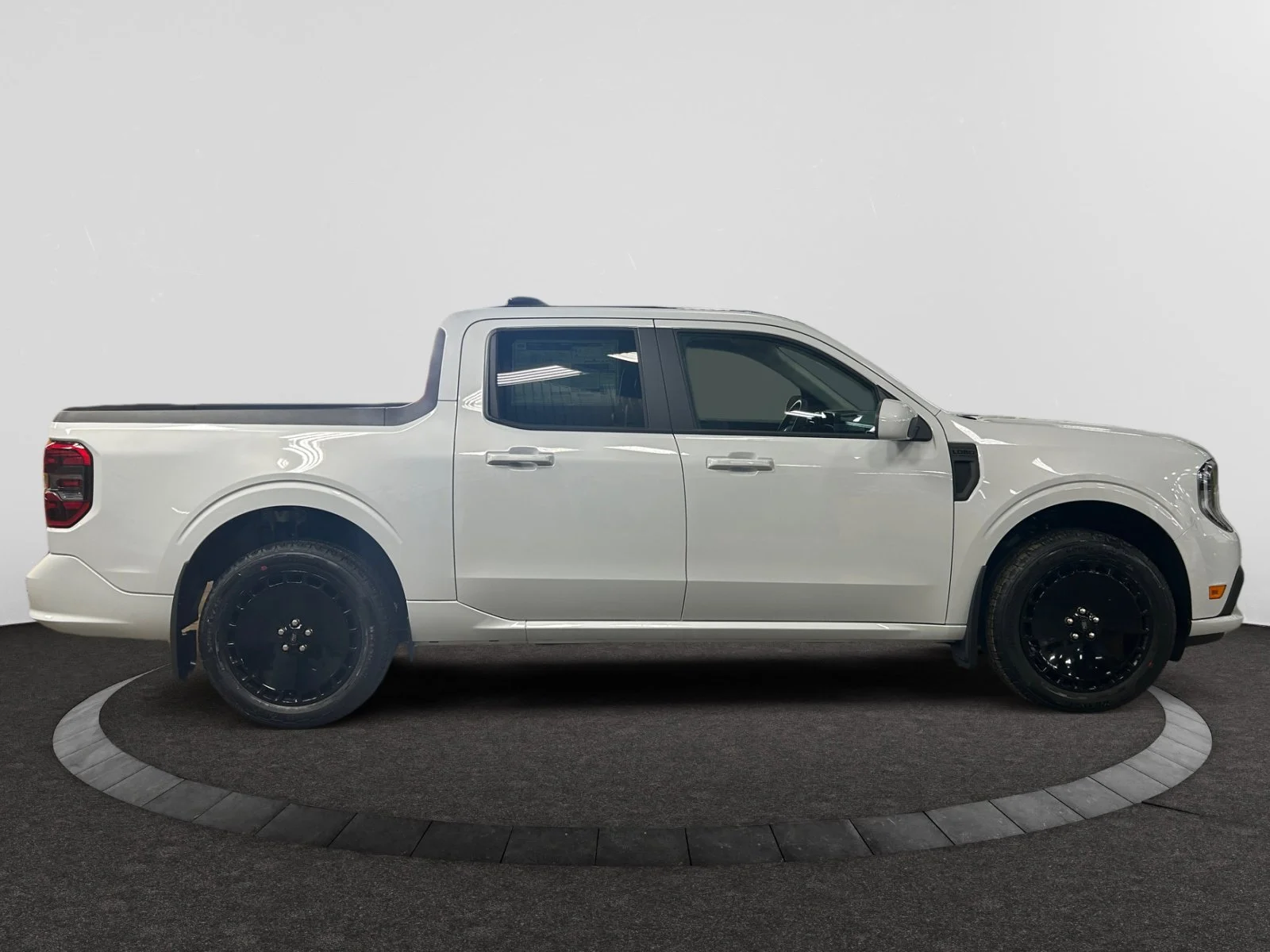 New 2026 Space White Metallic Ford Lobo Standard image 6
