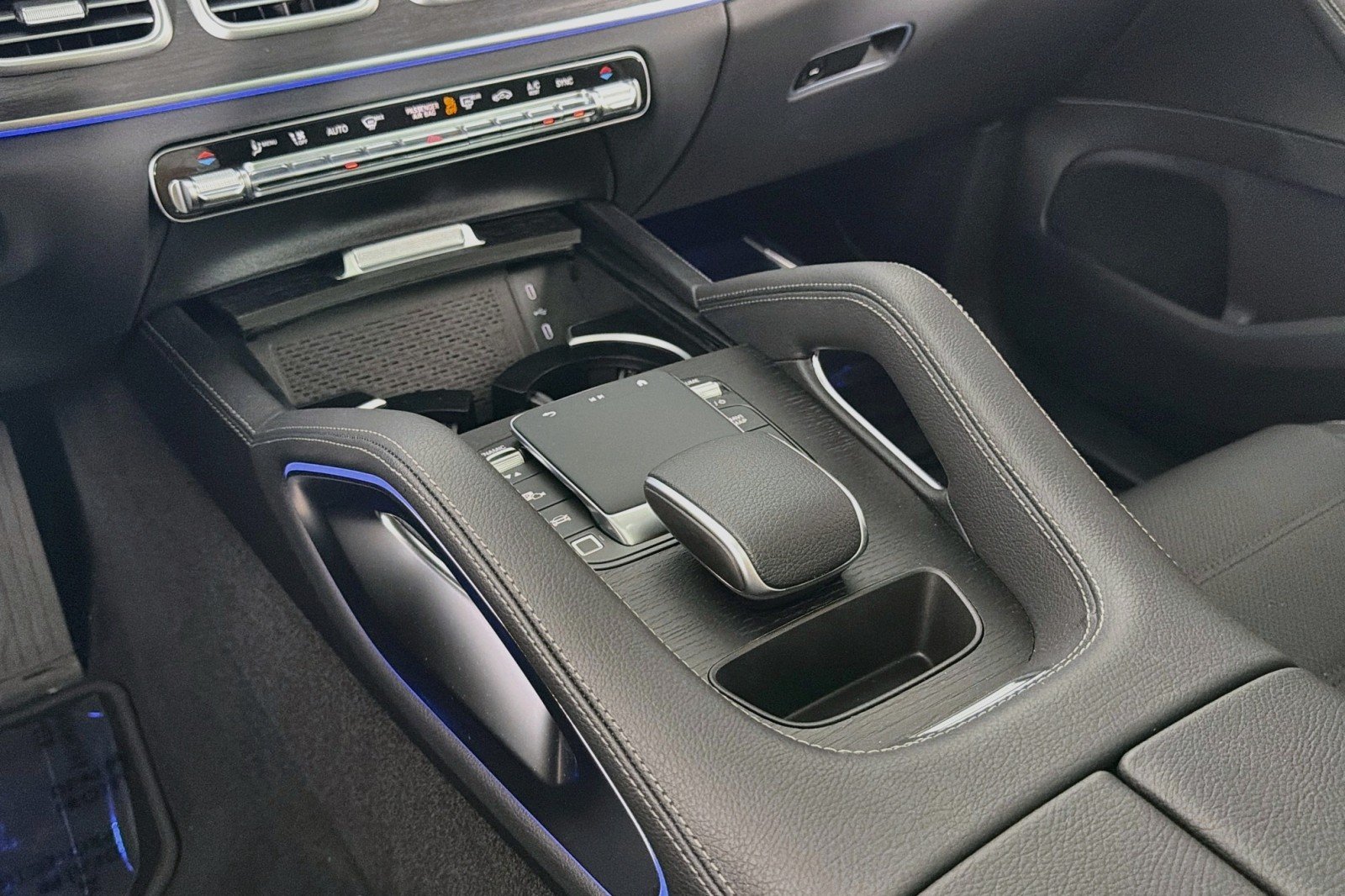 New 2026 Obsidian Black Metallic Mercedes-Benz GLE 450 4MATIC® SUV image 5