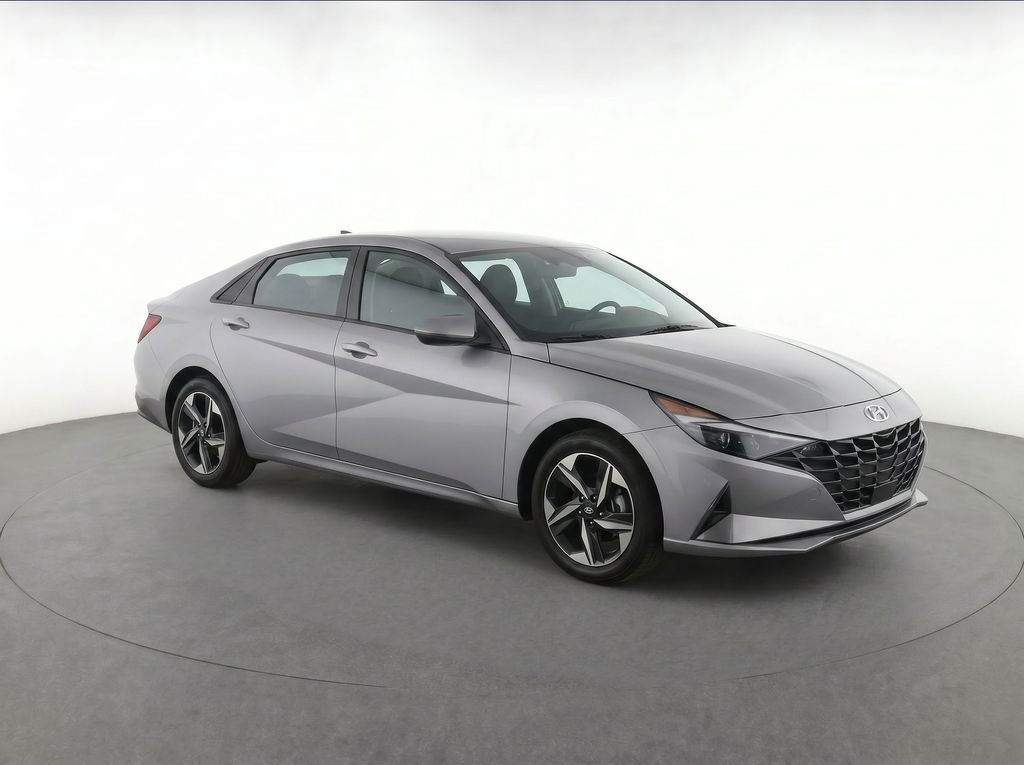 Used 2023 Silver Hyundai SEL image 7