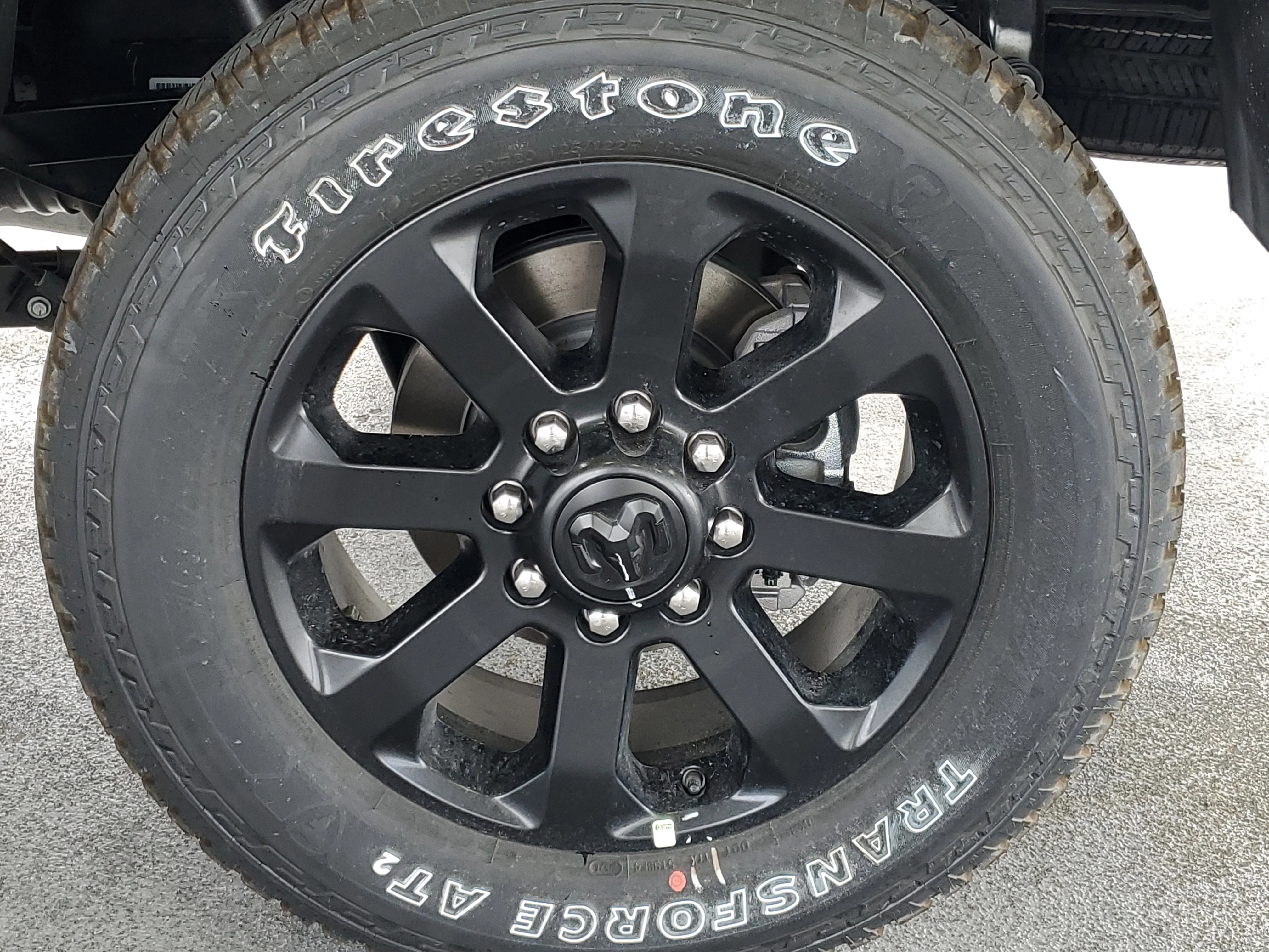 New 2026 Diamond Black Crystal Pearl-Coat Exterior Paint RAM Laramie image 6