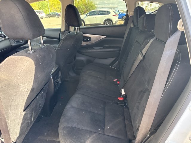Used 2018 White Nissan S image 10