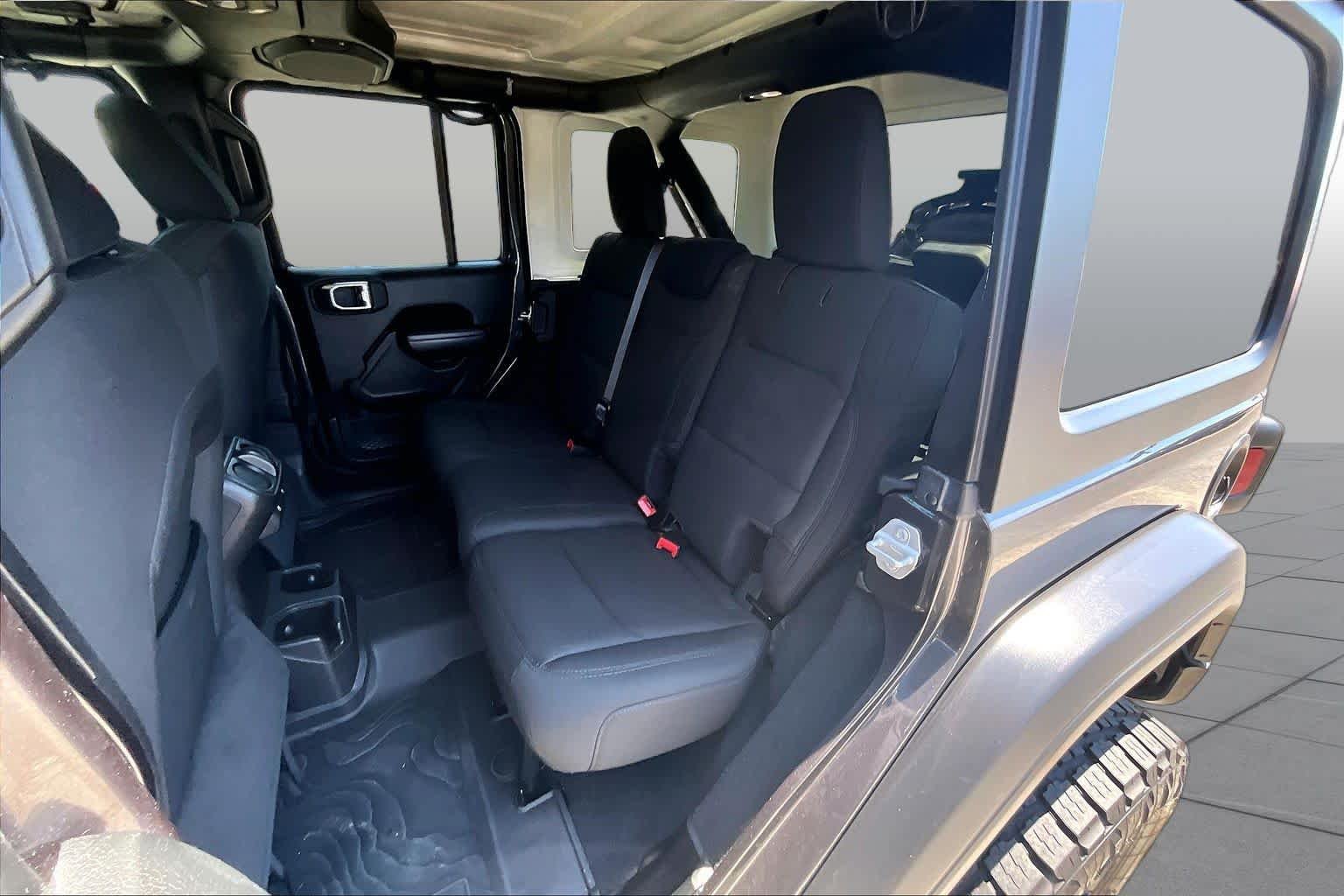 Used 2020 Granite Crystal Metallic Clearcoat Jeep Sport S image 20