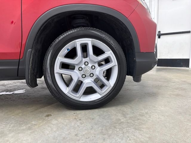 Used 2025 Red Honda EX-L image 12