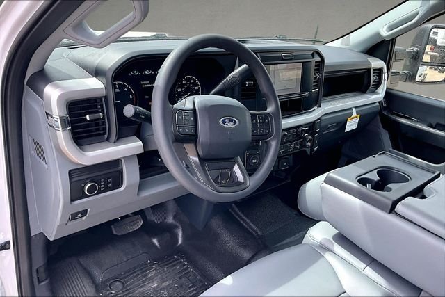 New 2026 Oxford White Ford XL image 5