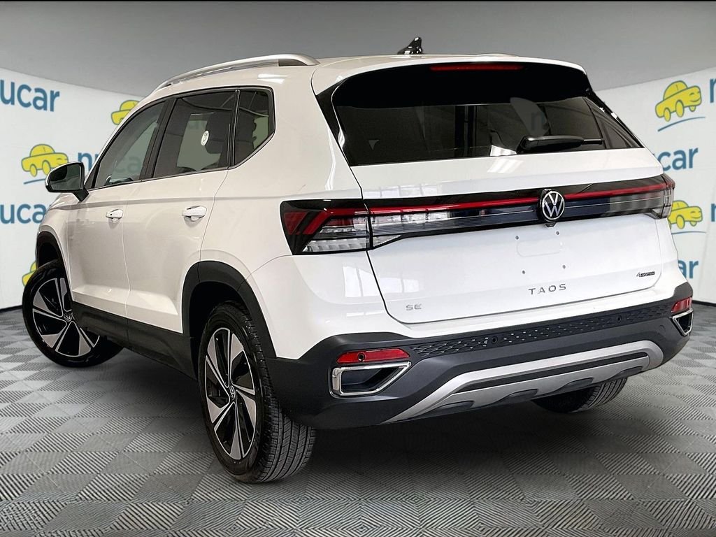 Certified Used 2025 White Volkswagen 1.5T SE image 4