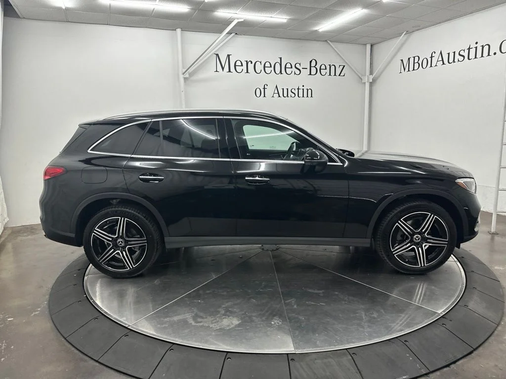 New 2027 Black Mercedes-Benz GLC 300 image 8