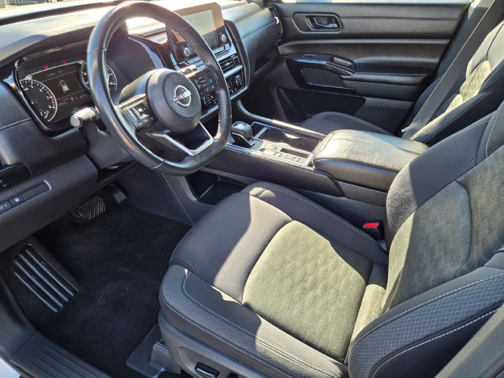 Certified Used 2024 Pearl White Tri-Coat Nissan SV image 15