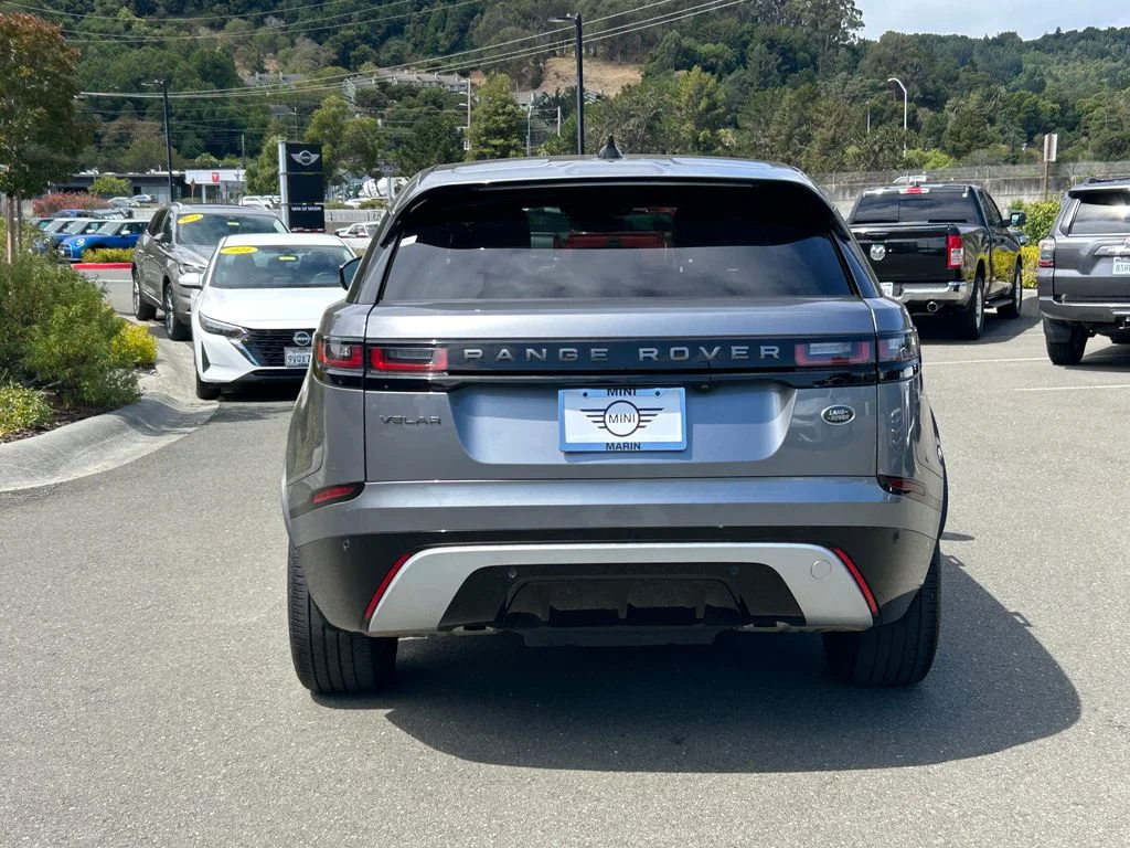Used 2023 Gray Land Rover R-Dynamic S image 4